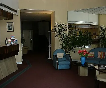 Alexandra 4* Monte Carlo