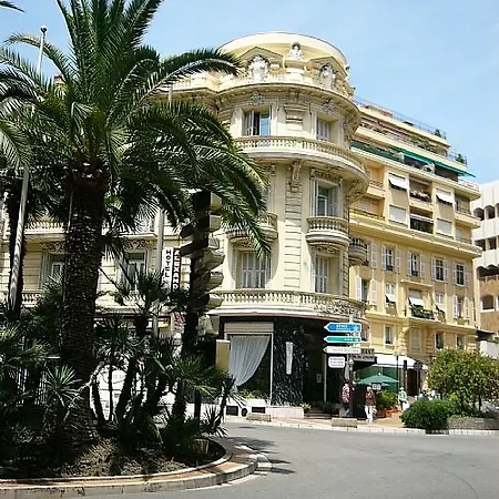 Alexandra Hotel